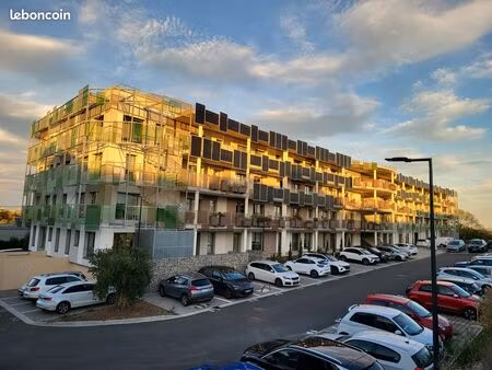 bureau privatif / poste coworking — bâtiment bioclimatique synbios — montpellier
