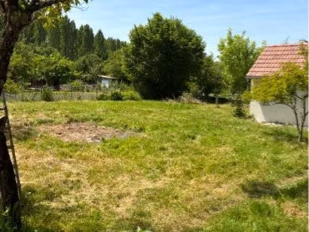 vend jardin   ruisseau avec maisonnette neuve