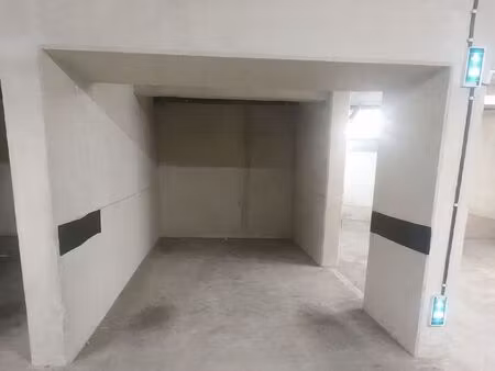 location parking castelnau-le-lez
