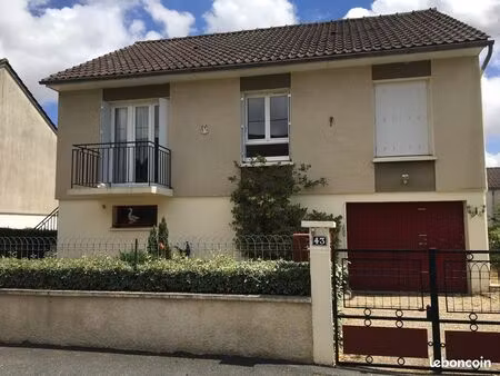 a vendre pavillon des année 70 a le blanc 36300