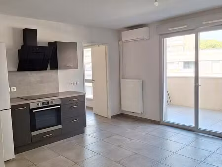 superbe t2 récent avec terrasse et parking – castelnau-le-lez