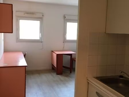 studio meuble avec parking