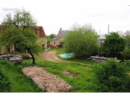 maison de 80m2 avec grange et terrain de 5800m2