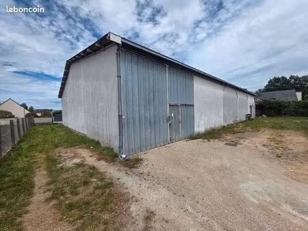 à louer – local d'activité de 450 m² avec terrain clos de 1 200 m² – joué-lès-tours