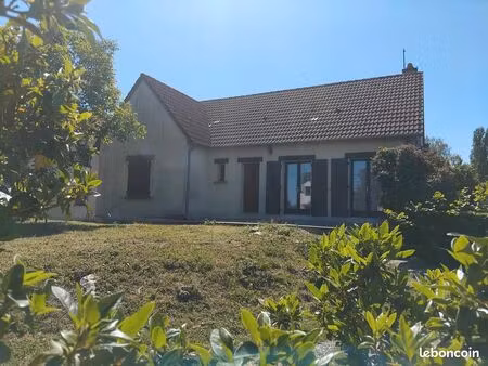 maison avec sous sol + double garage + grand terrain