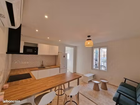 magnifique maison de village 70 m² castries entièrement rénovée et meublée