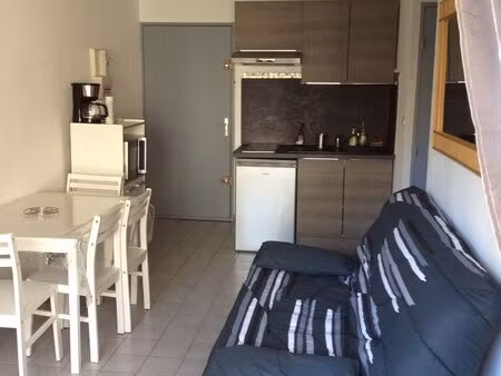 sète t2 cabine climatisé piscine pour étudiant