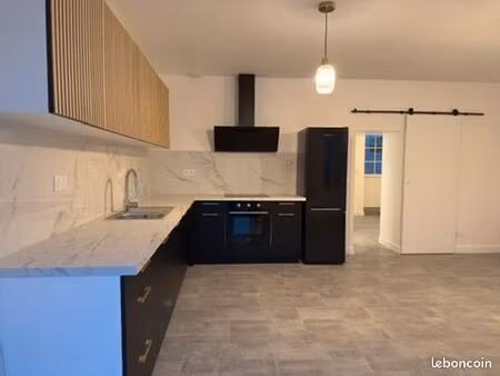 grand t2 refait à neuf