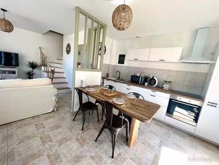 à louer  agréable maison de ville de 65 m² située rue pierre gaultier à châteauroux