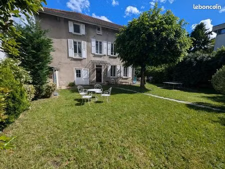 maison 8 pièces 175 m²