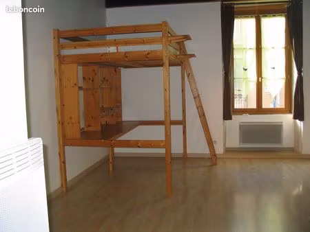 studio à louer à cremieu