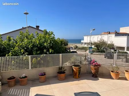 location t4 avec cour et terrasse vue mer