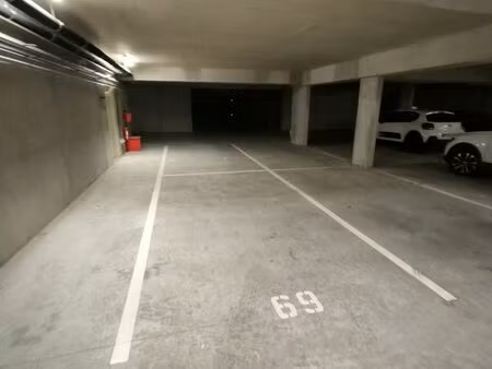 parking/box tours