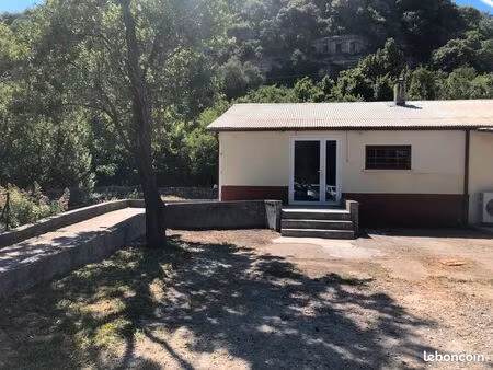 local commercial 70m2 parking
