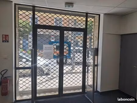 local commercial de 94m2 à louer centre ville béziers