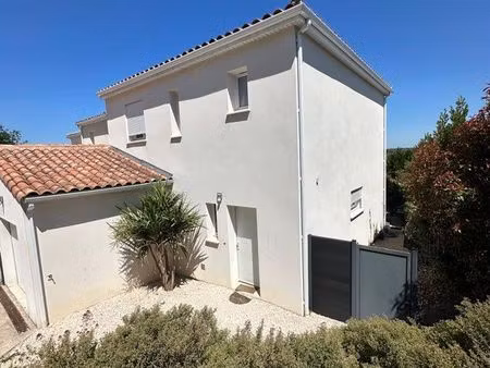 à louer maison t4 100m2 avec garage  jardin et vue dominante