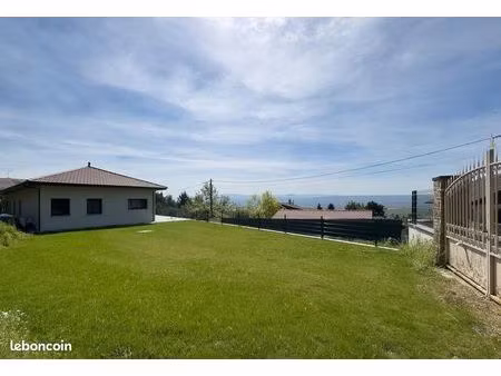 villa 5 pièces 145 m²