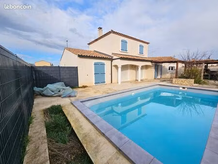 villa t6 avec jardin et piscine 5 pièces 130 m²