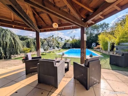 maison 7 pièces 180 m²