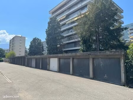 garage/box 15 m² meylan