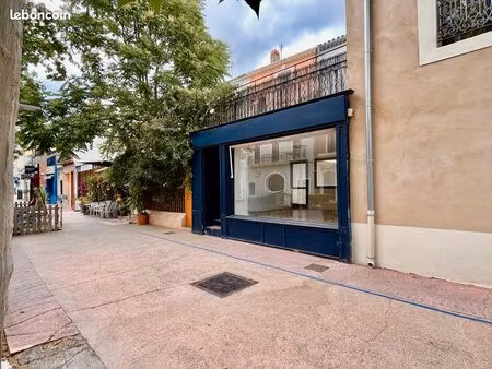 marseillan – local commercial avec vitrine  emplacement exceptionnel entre port et village