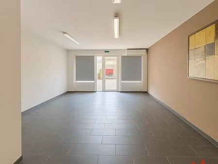 local 60 m² roujan