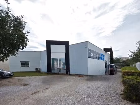 location local commercial