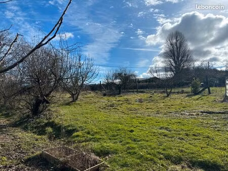 terrain constructible à vendre 905 m²