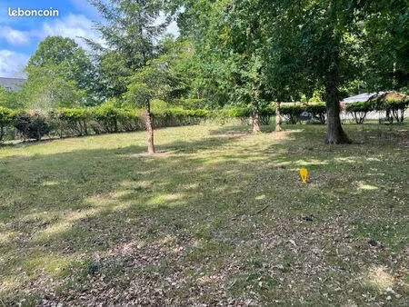 à vendre terrain de 640 m² non constructible