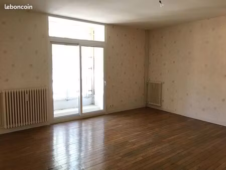 f3 centre-ville arbois – parking privatif
