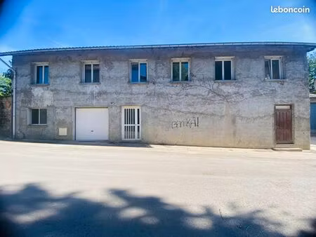 immeuble 6 pièces 200 m²