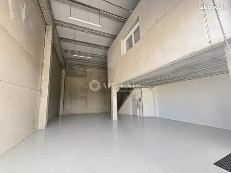 local d'activité 140 m²