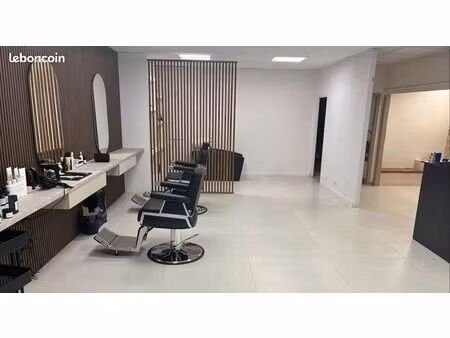 local commercial  salon de coiffure
