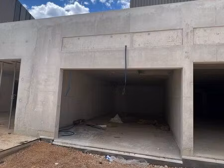 local commercial 52m2 env