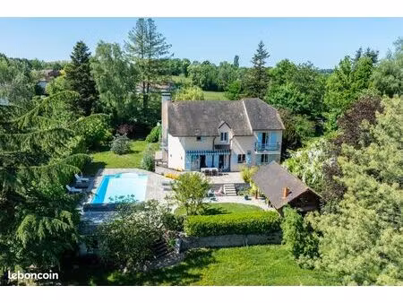 propriété 7 pièces 225 m²