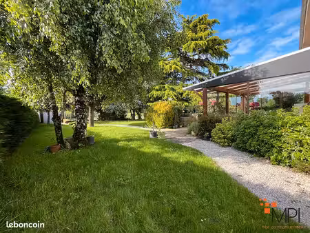 propriété 5 pièces 109 m²