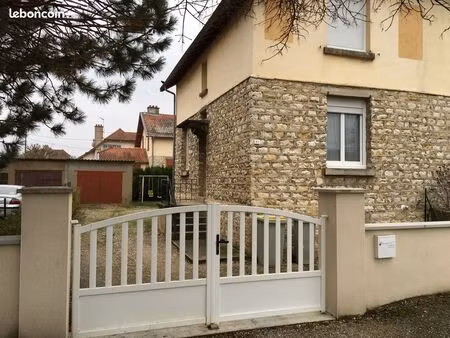 location maison mitoyenne tavaux
