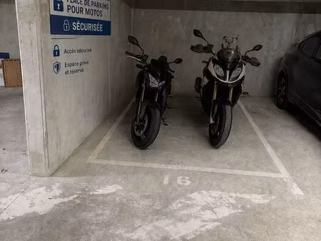 place de parking pour moto