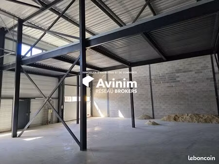 local 181 m² lunel