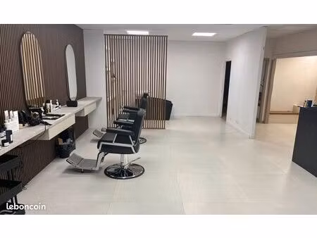 local commercial  salon de coiffure
