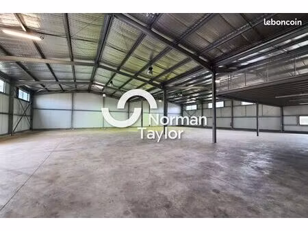 local d'activité 1 030 m²