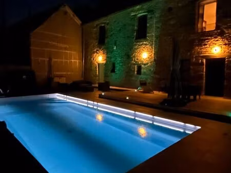 maison de caractère en pierre avec piscine chauffée - 222 m2 - 4 chambres - 3156 m2 de ter