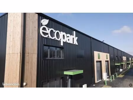 local d'activité 236 m²