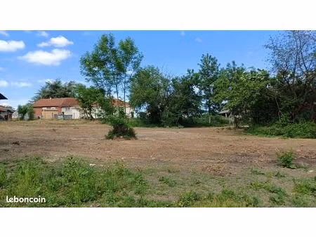 terrain constructible de 1135m2 sermérieu-belle opportunité