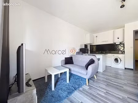 studio 1 pièce 32 m²