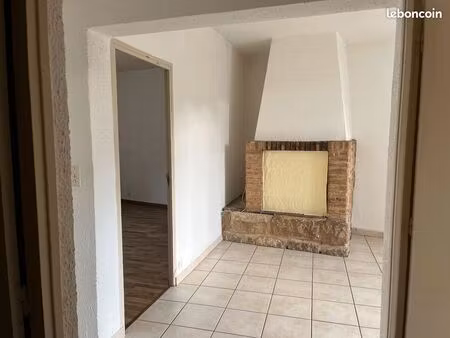location appartement 1 er étage à florac (48)