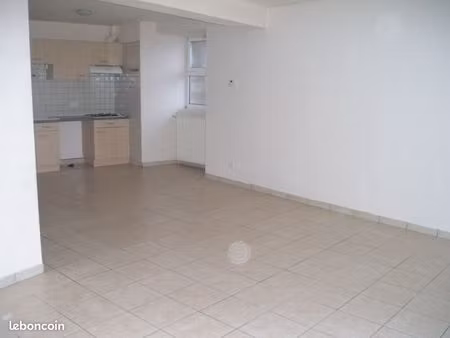 loue appartement t3 bis au chastel nouvel