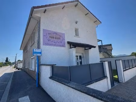 local commercial 52 m² axe passant avec parking – fort potentiel