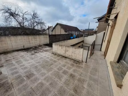 à vendre grande maison avec travaux