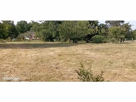 terrain 2350 m²